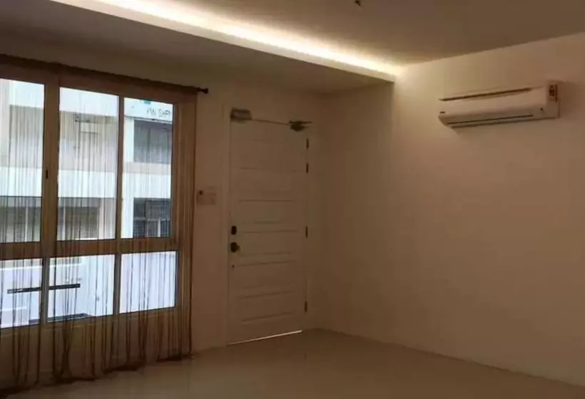 ホテル Island Hostel