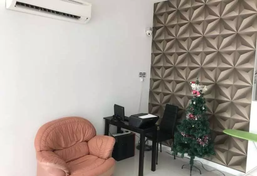 ホテル Island Hostel