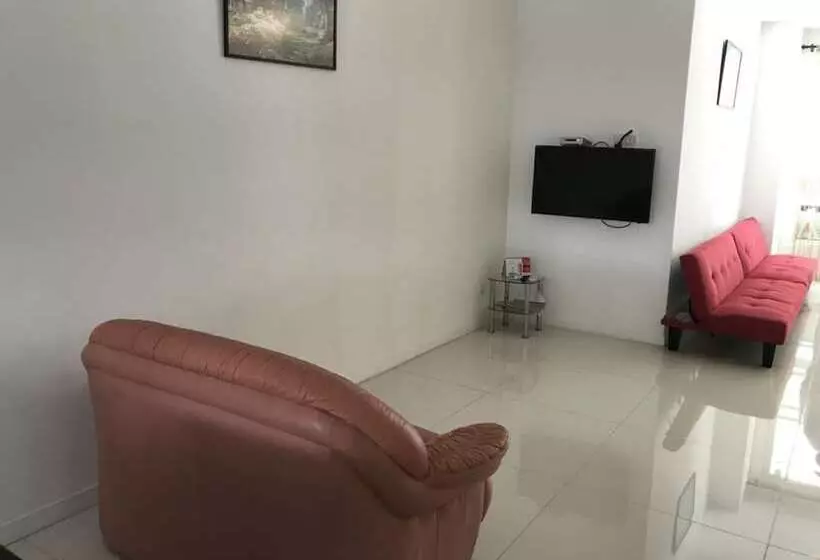 ホテル Island Hostel