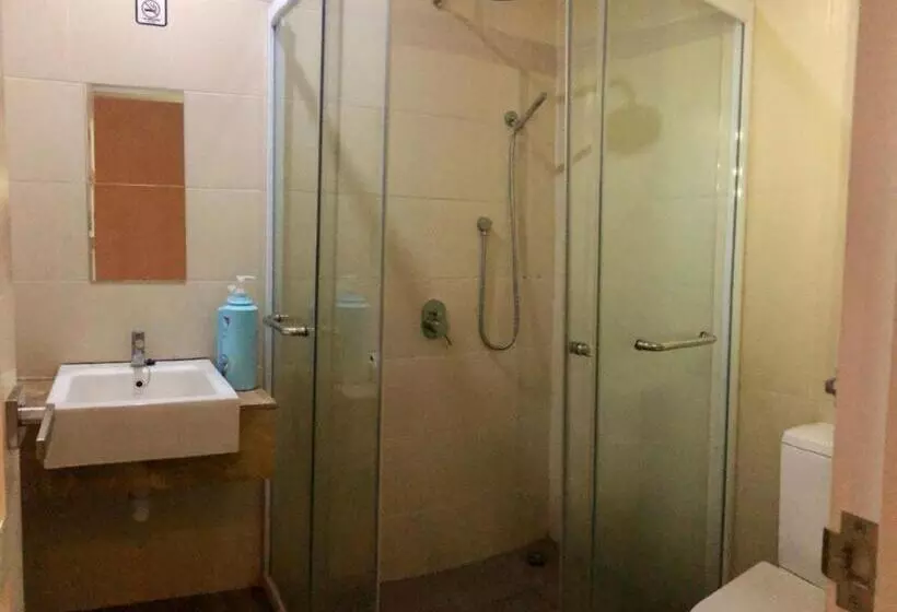 ホテル Island Hostel