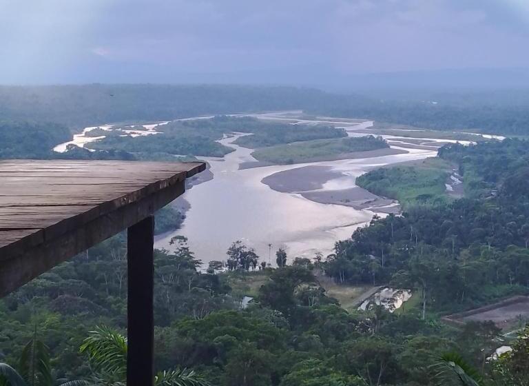 تختخواب و صبحانه Guest House Great Hostels Amazon