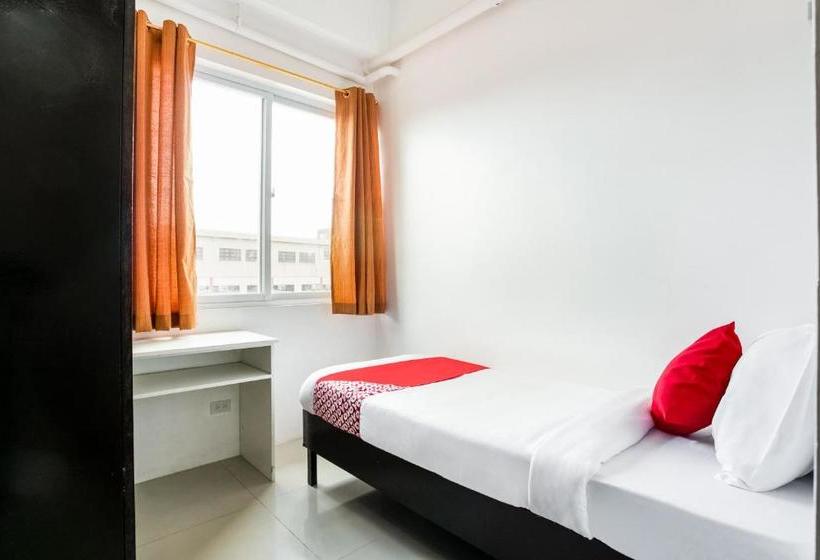 בית מלון כפרי Oyo 505 Jardin Suites