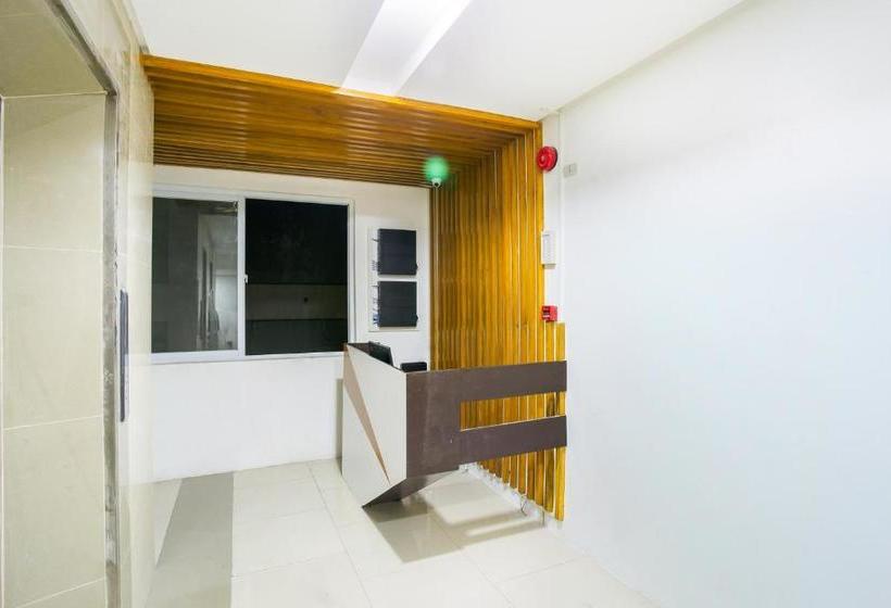 בית מלון כפרי Oyo 505 Jardin Suites