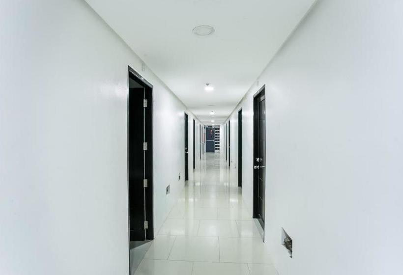 בית מלון כפרי Oyo 505 Jardin Suites