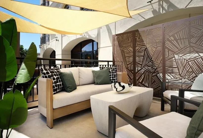 Burton House, Beverly Hills, A Tribute Portfolio Hotel