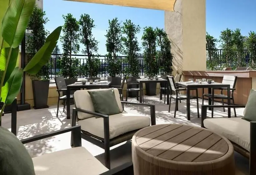 Burton House, Beverly Hills, A Tribute Portfolio Hotel