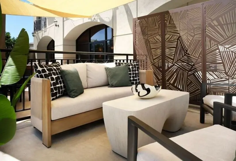 Burton House, Beverly Hills, A Tribute Portfolio Hotel