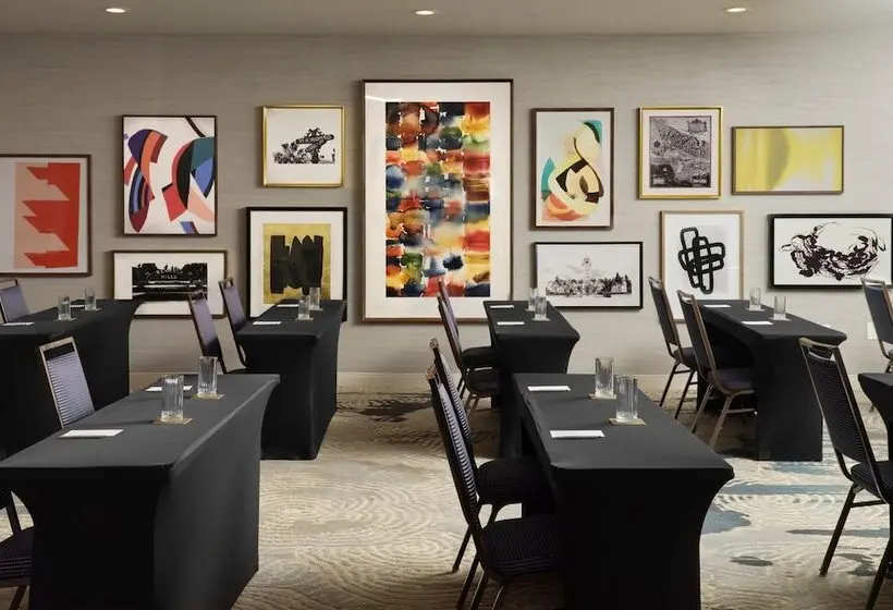 Burton House, Beverly Hills, A Tribute Portfolio Hotel