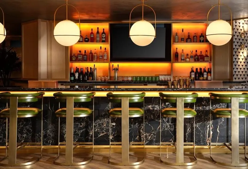 Burton House, Beverly Hills, A Tribute Portfolio Hotel
