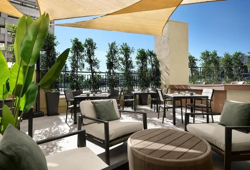 Burton House, Beverly Hills, A Tribute Portfolio Hotel