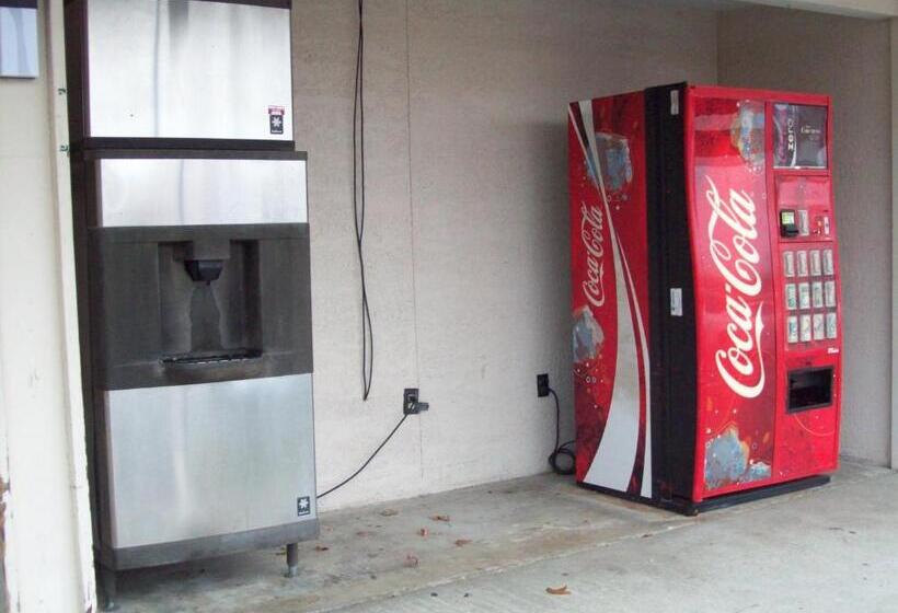 فندق Relax Inn Savannah