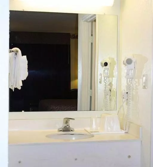 Отель Relax Inn Savannah