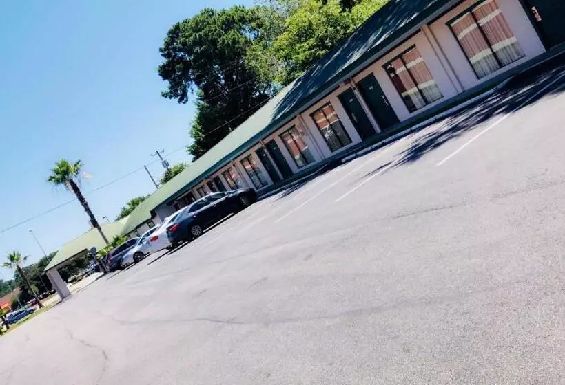 Отель Relax Inn Savannah