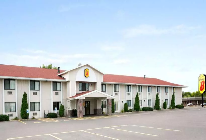 Отель Super 8 By Wyndham Eau Claire Wi