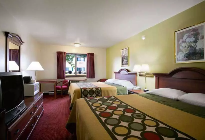 Отель Super 8 By Wyndham Eau Claire Wi