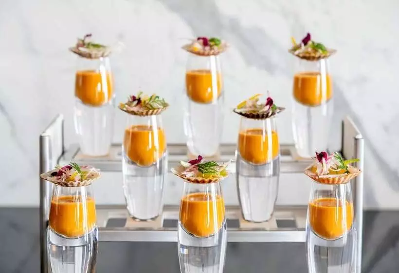 Отель The Ritzcarlton, St. Louis