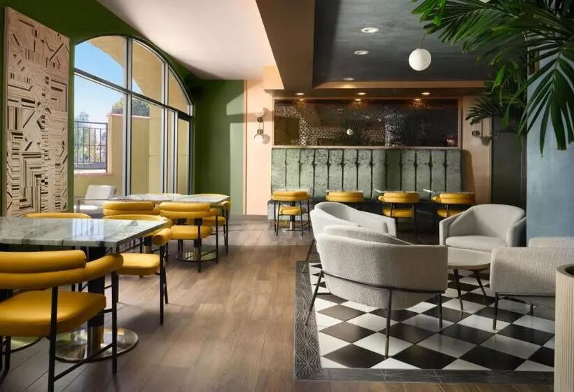 Burton House, Beverly Hills, A Tribute Portfolio Hotel