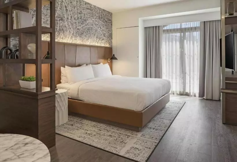 Burton House, Beverly Hills, A Tribute Portfolio Hotel