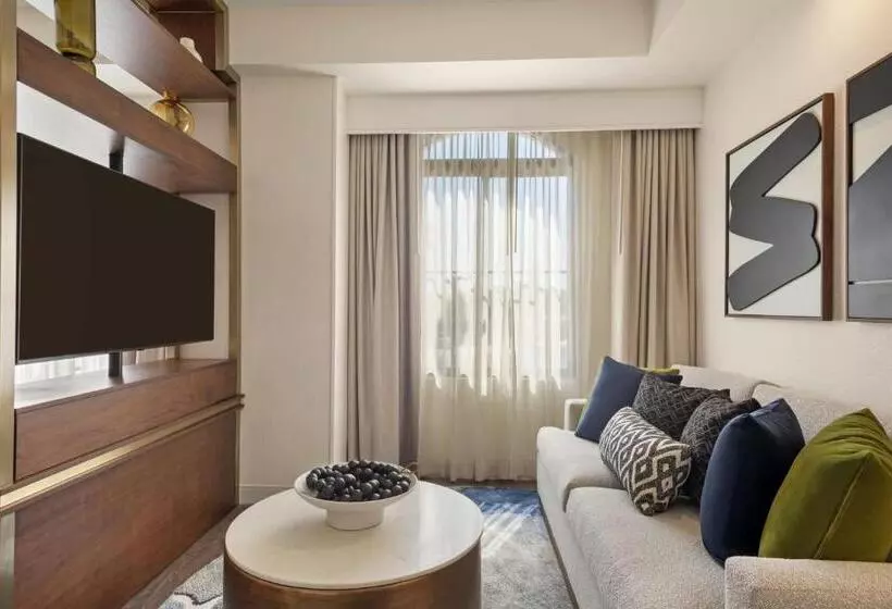 Burton House, Beverly Hills, A Tribute Portfolio Hotel