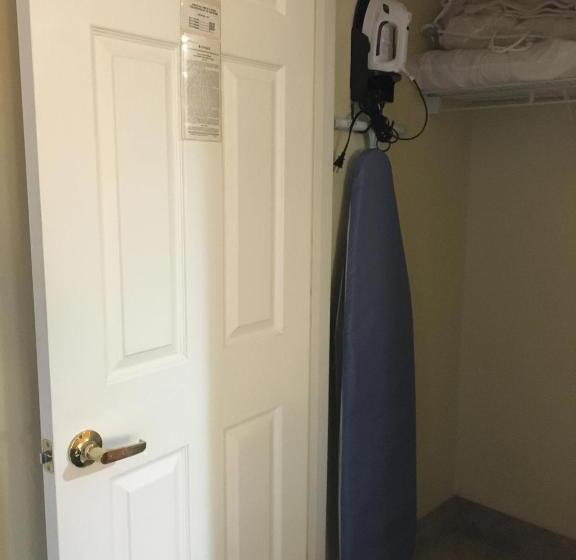 اقامتگاه Affordable Suites Of America Grand Rapids