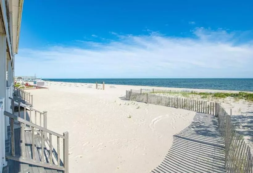 Riviera Beach Resort