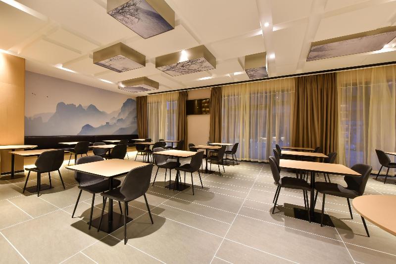 Atour Hotel Tianjin Binhai International Airport