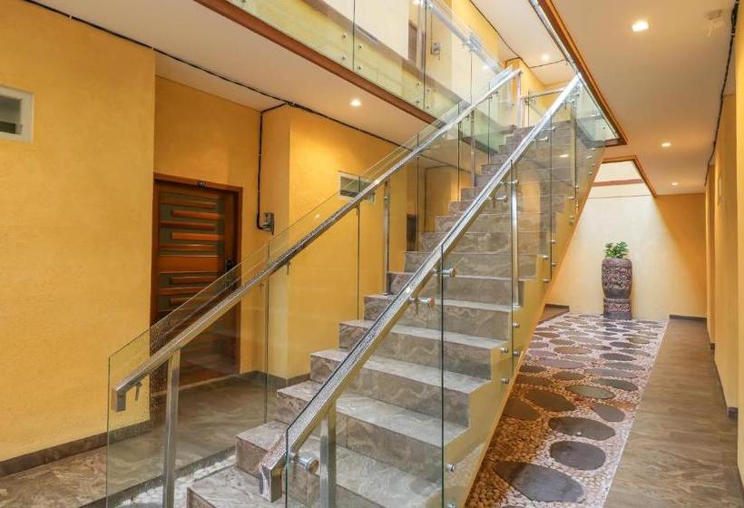 Hotel Dewi Uma House