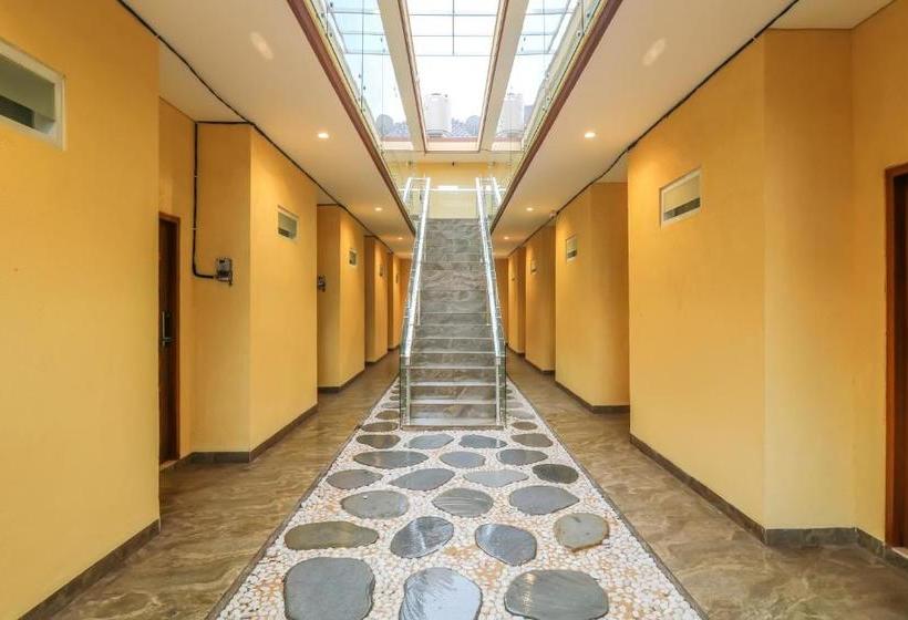 Hotel Dewi Uma House