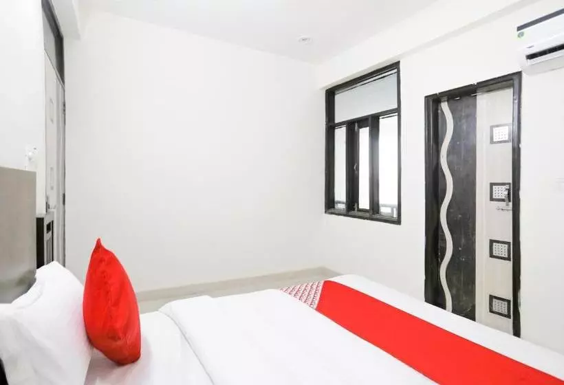 ホテル Oyo 61722 Rajmahal Residency