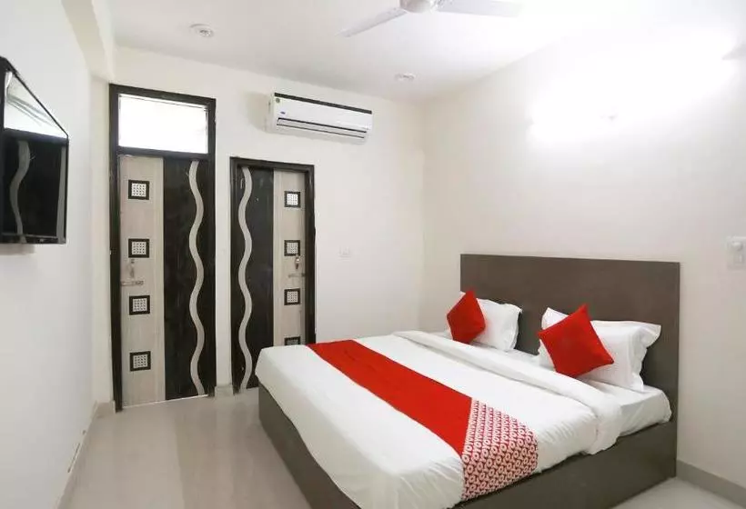 ホテル Oyo 61722 Rajmahal Residency