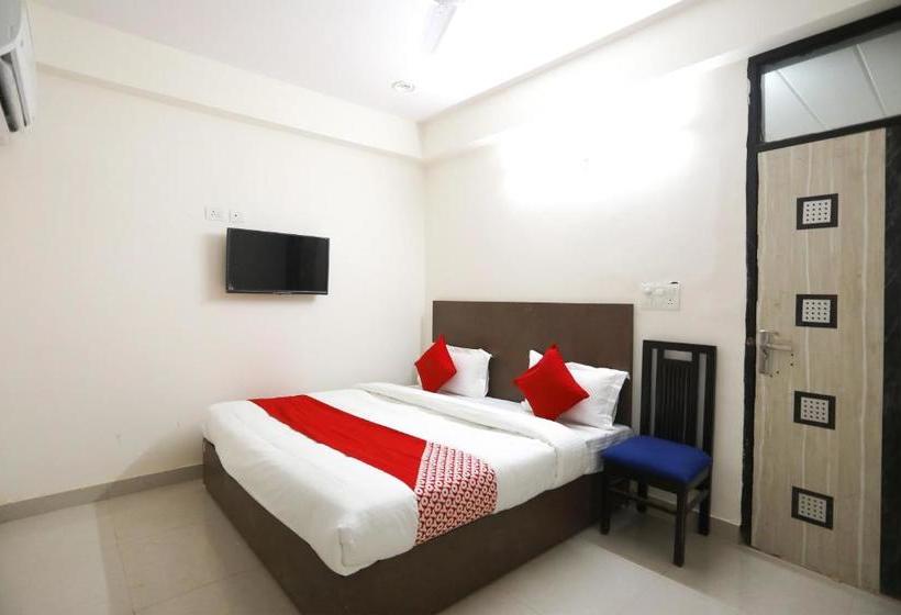 Отель Oyo 61722 Rajmahal Residency