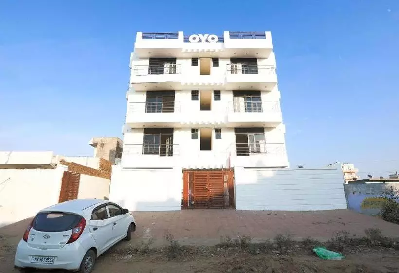 ホテル Oyo 61722 Rajmahal Residency