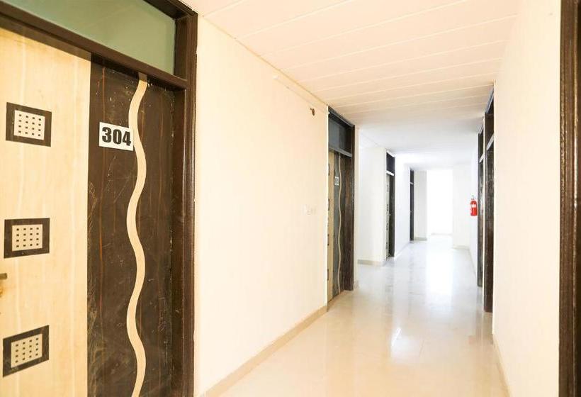 Отель Oyo 61722 Rajmahal Residency