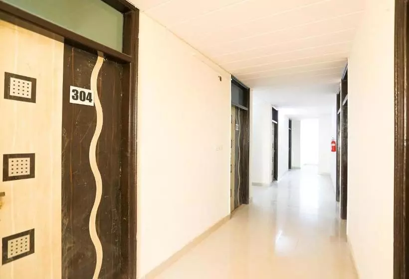 ホテル Oyo 61722 Rajmahal Residency