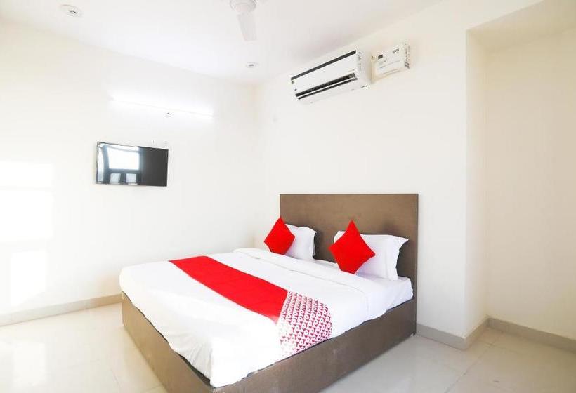 Отель Oyo 61722 Rajmahal Residency