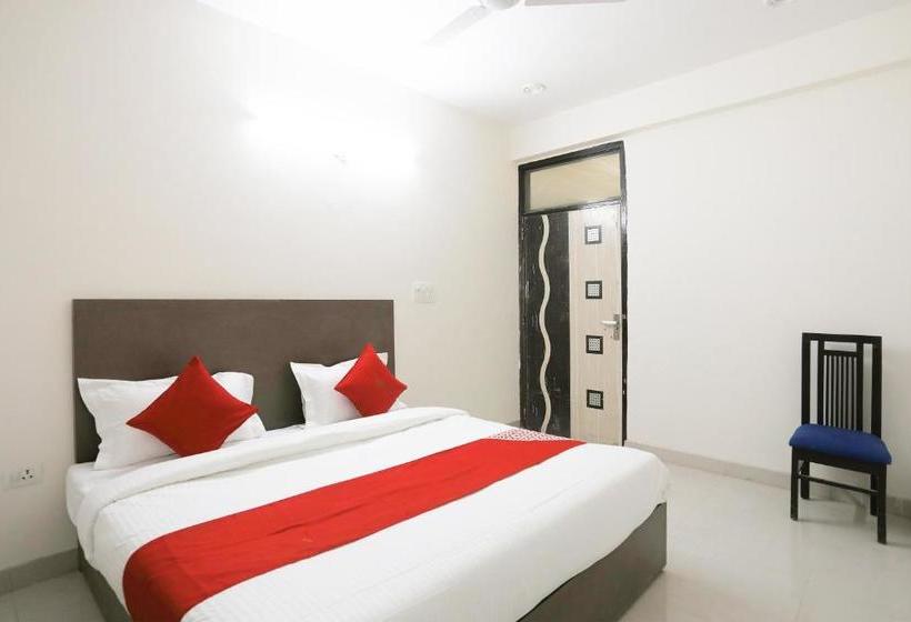 Отель Oyo 61722 Rajmahal Residency