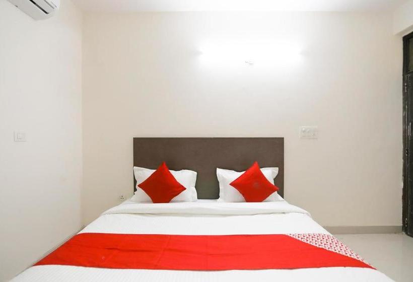 Отель Oyo 61722 Rajmahal Residency