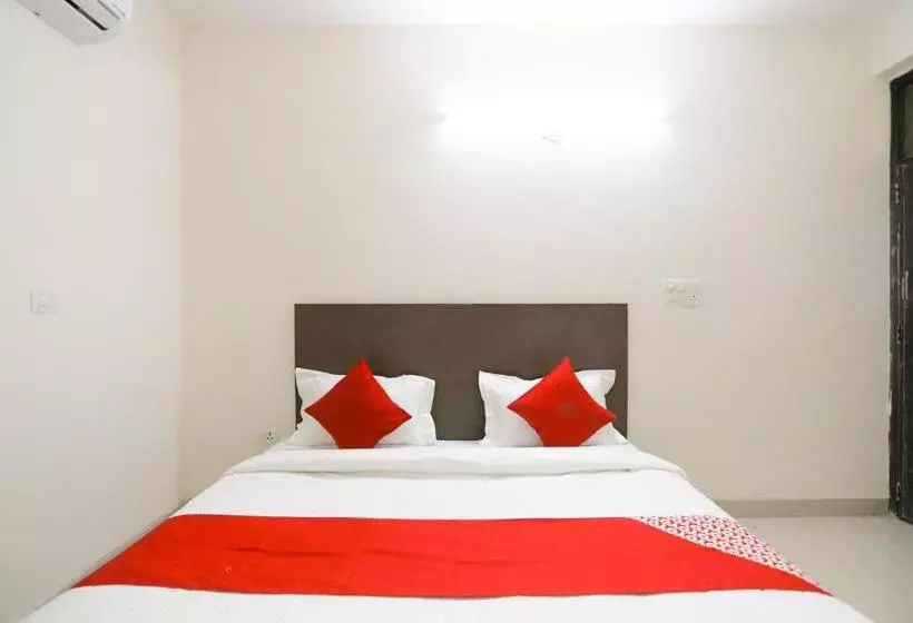 ホテル Oyo 61722 Rajmahal Residency