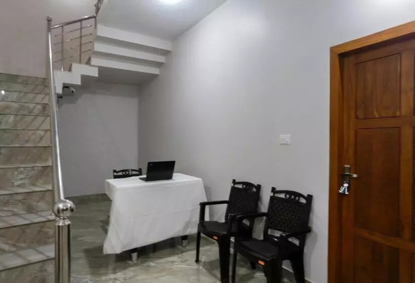ホテル Oyo 65082 Al Ameen Residency