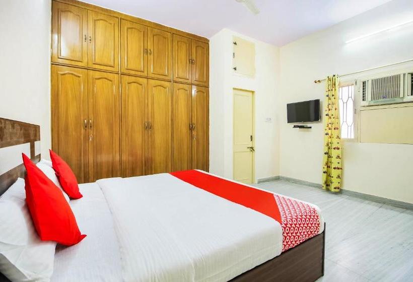 هتل Fabexpress Raj Megh