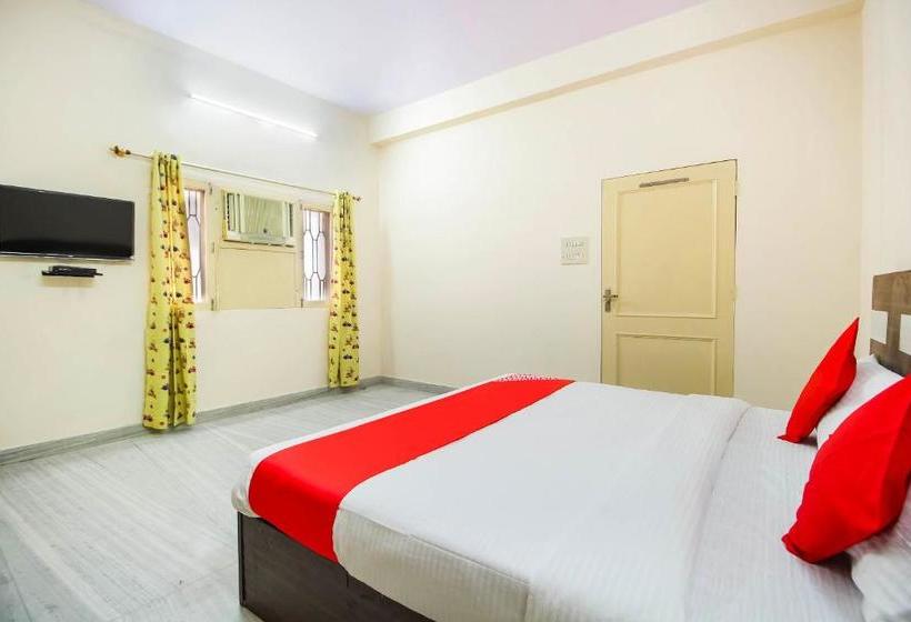 هتل Fabexpress Raj Megh