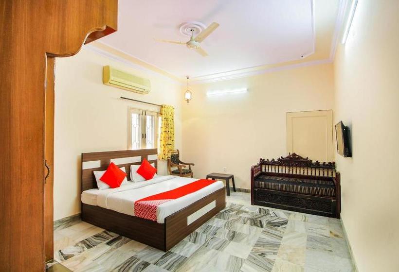 هتل Fabexpress Raj Megh