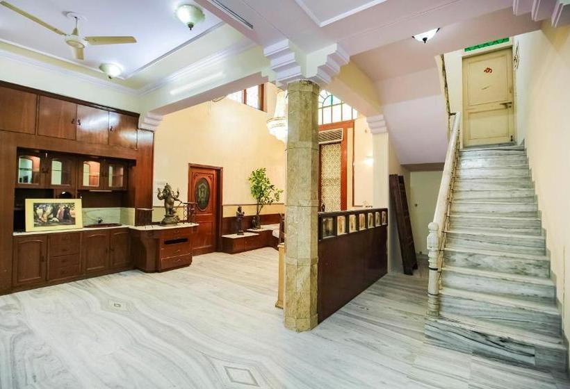 هتل Fabexpress Raj Megh