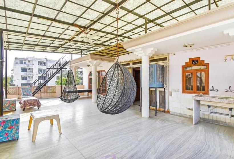 هتل Fabexpress Raj Megh