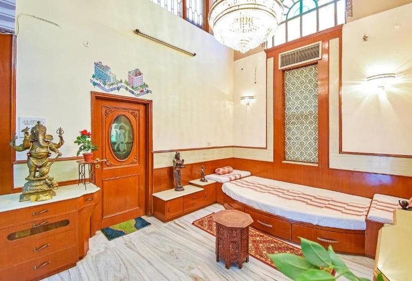 هتل Fabexpress Raj Megh