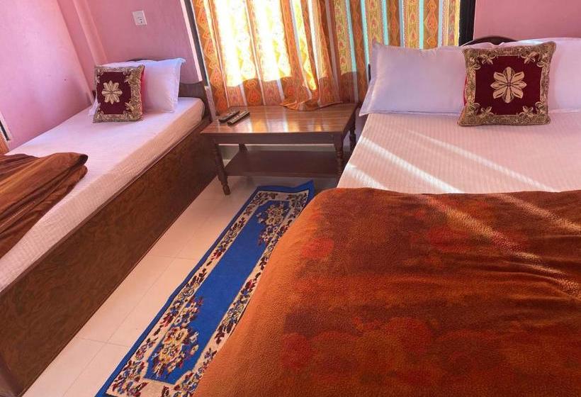 پانسیون Bhupusainik