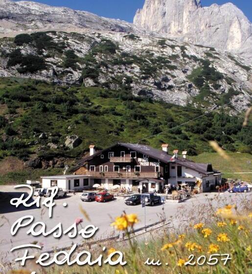 펜션 Rifugio Fedaia