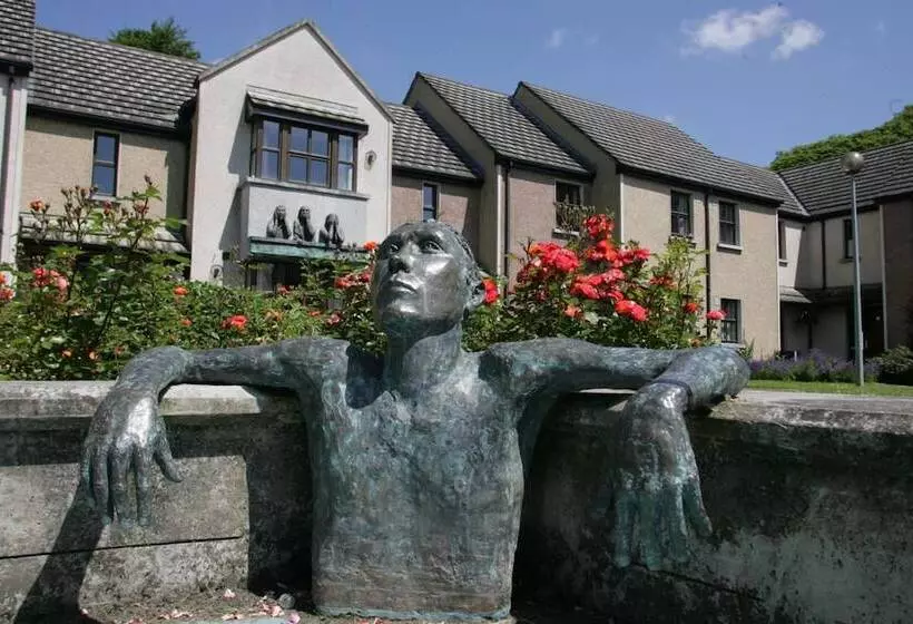 پانسیون Brennan Court Guest Accommodation