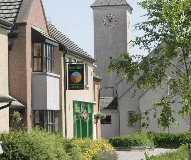 پانسیون Brennan Court Guest Accommodation