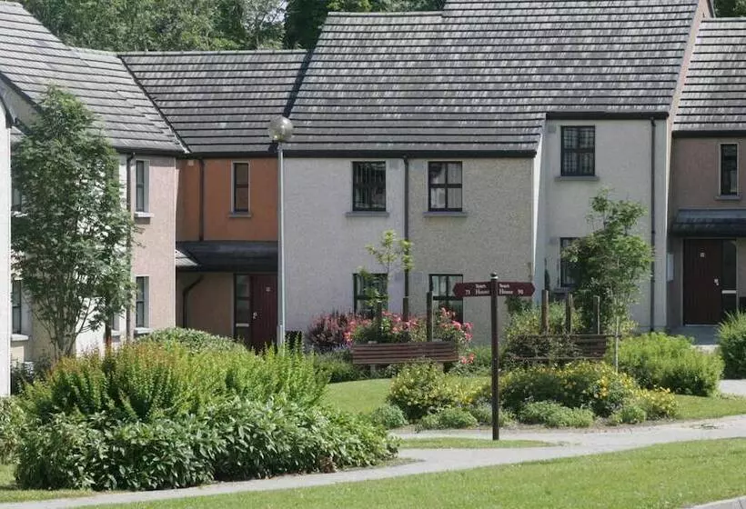 پانسیون Brennan Court Guest Accommodation